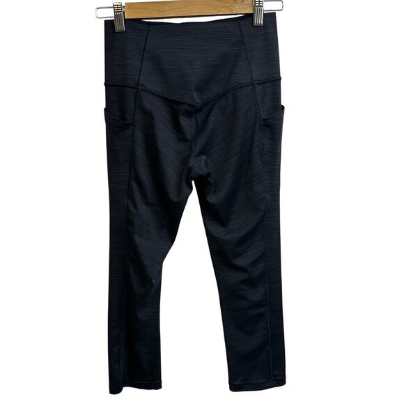 Athleta Salutation Stash Pocket II Capri Leggings Navy Blue Pockets Small Active - Picture 4 of 8